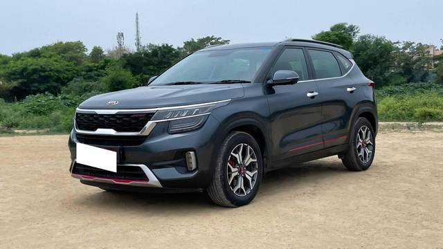 https://images10.gaadi.com/usedcar_image/4641641/original/processed_390518307cb6e1d9a911e4f2b80087fd.jpg?imwidth=6400