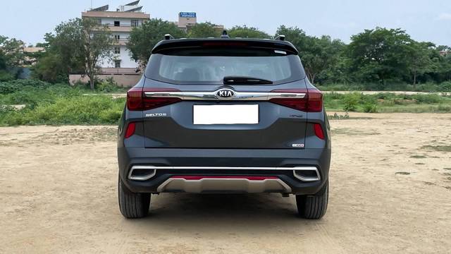 https://images10.gaadi.com/usedcar_image/4641641/original/processed_7f628b2cce7391b4695a2df0f26dde84.jpg?imwidth=6402