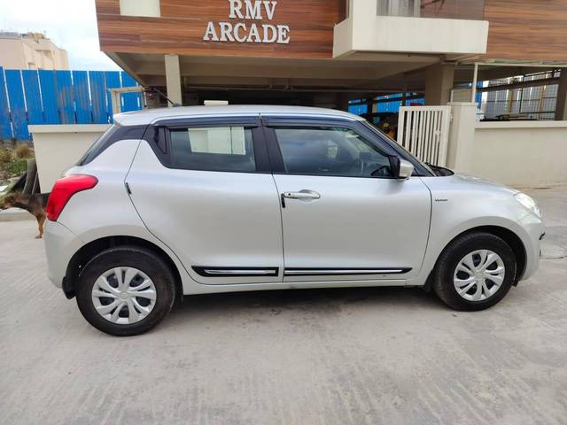https://images10.gaadi.com/usedcar_image/4641644/original/processed_4e16f53346345a28d2e3280b575ce801.jpg?imwidth=6401