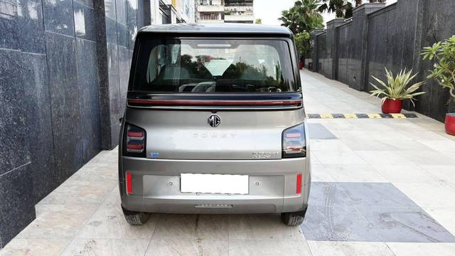 https://images10.gaadi.com/usedcar_image/4641692/original/processed_5cccf1d58afd5546ecf3f7f79854632c.jpg?imwidth=6402