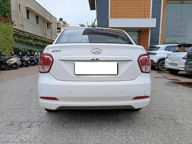 https://images10.gaadi.com/usedcar_image/4641708/original/processed_04cdbd4865ffb5d602d9e7ae77fb1177.jpg?imwidth=6401