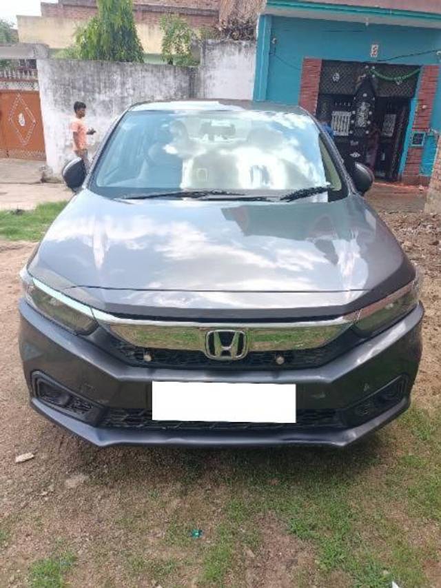 https://images10.gaadi.com/usedcar_image/4641728/original/processed_811b1880-8090-438e-9aea-4cdd72cfba5b.jpg?imwidth=6400