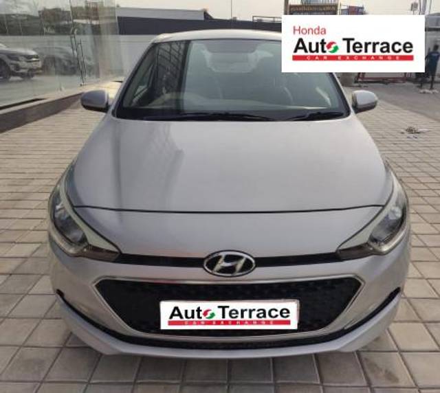 https://images10.gaadi.com/usedcar_image/4641739/original/733cce8f4d1aca6776b7700751f3015b.jpeg?imwidth=6400