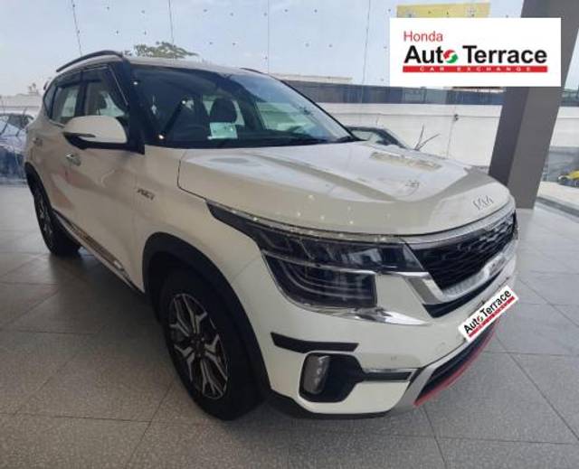 https://images10.gaadi.com/usedcar_image/4641752/original/49b08d1b5cbe7d85e1839d58a8ed9160.jpeg?imwidth=6400