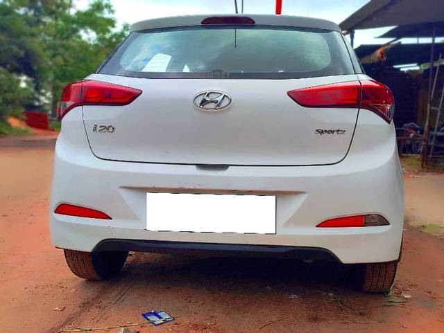 https://images10.gaadi.com/usedcar_image/4641835/original/processed_ee7ca761-51bd-426b-ae99-2675b370e79f.jpg?imwidth=6401