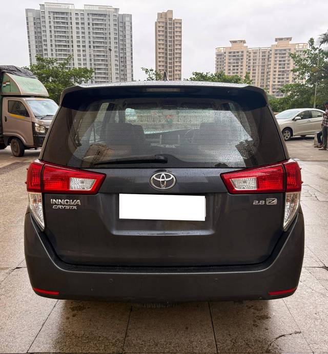 https://images10.gaadi.com/usedcar_image/4641867/original/processed_7e3e78711396eaf06a22506a26f6134e.jpg?imwidth=6402