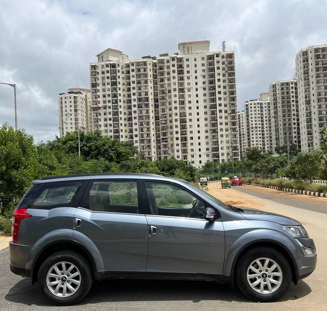 https://images10.gaadi.com/usedcar_image/4641870/original/e3bee5a70b7f9b386e44908dd294797e.jpg?imwidth=6401
