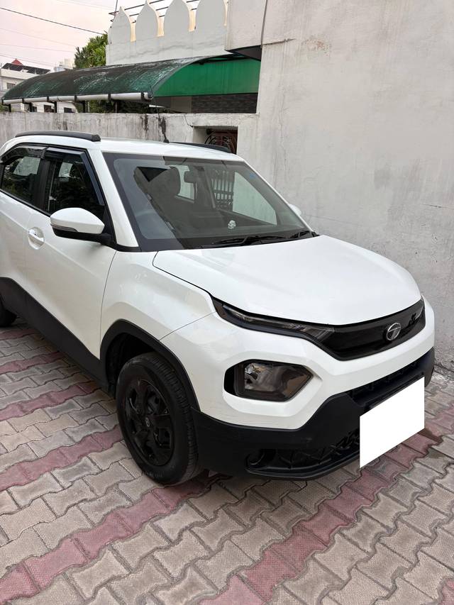 https://images10.gaadi.com/usedcar_image/4641875/original/processed_5543c2e00639088cbe8ba7cccec4eb36.jpg?imwidth=6400
