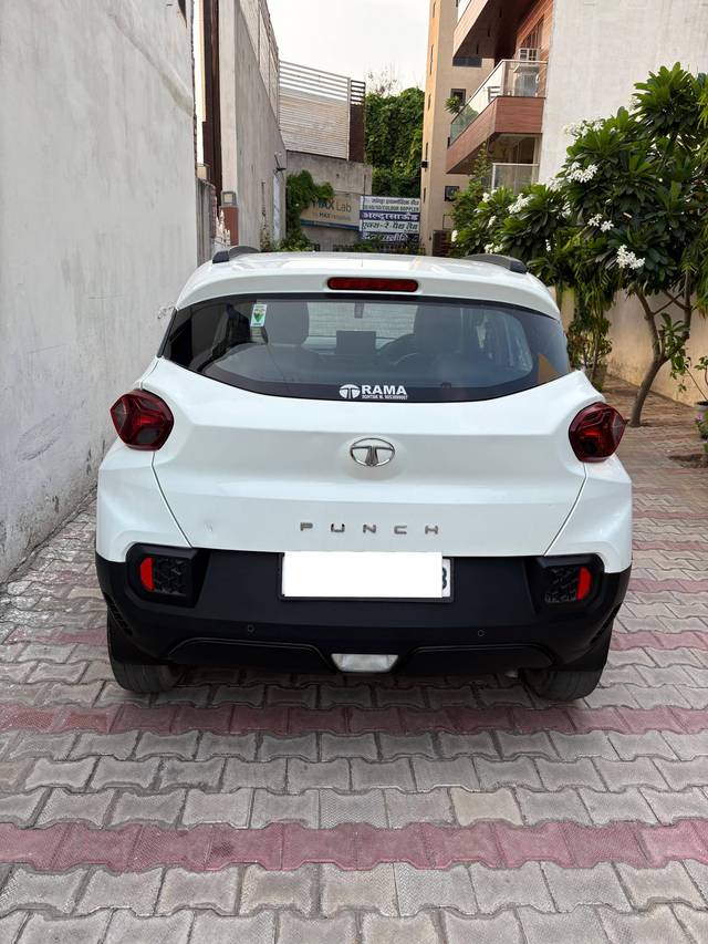https://images10.gaadi.com/usedcar_image/4641875/original/processed_acac2a4b688453e5fb19d57866682338.jpg?imwidth=6402