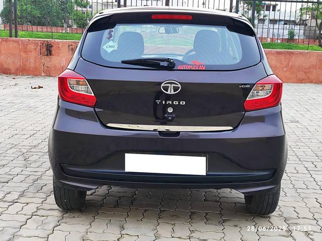 https://images10.gaadi.com/usedcar_image/4641886/original/processed_9466c0c84c0d4e3bfe16623f29299d2c.jpg?imwidth=6402