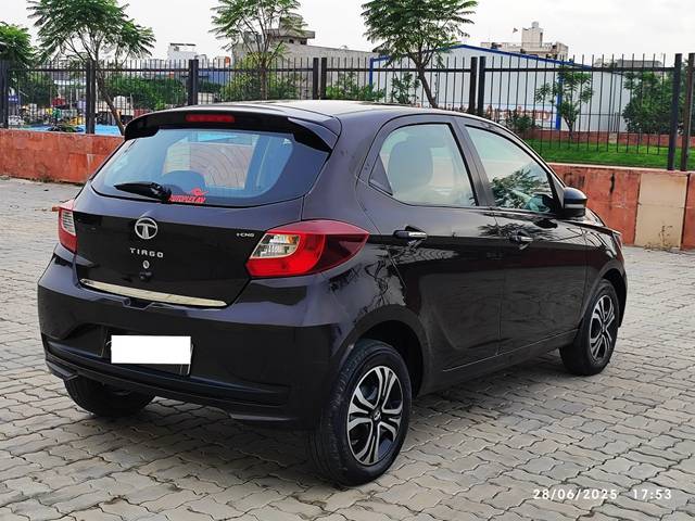 https://images10.gaadi.com/usedcar_image/4641886/original/processed_bac6950f41e2c817ac4b9838447a71bd.jpg?imwidth=6401