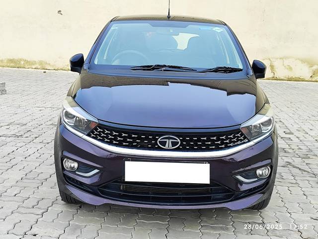 https://images10.gaadi.com/usedcar_image/4641886/original/processed_cc198c6fc9eb695bbb46ad44579b0665.jpg?imwidth=6400