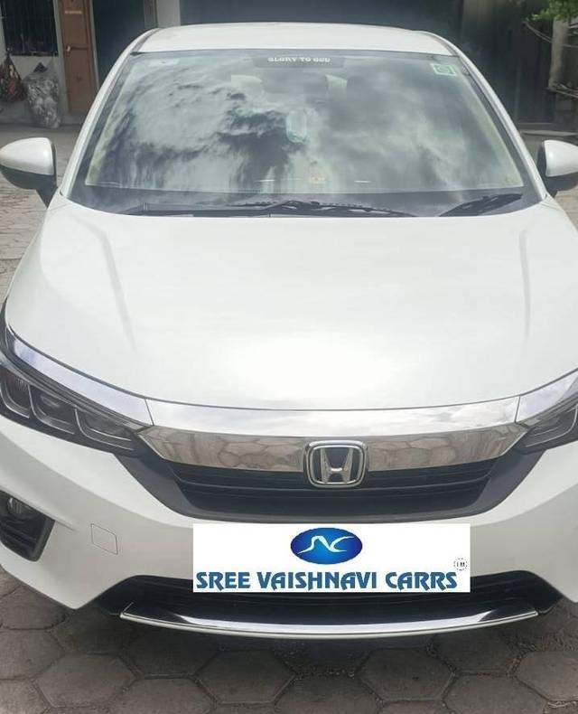 https://images10.gaadi.com/usedcar_image/4641888/original/processed_8fe2de260e3b12c57446890b3a0c530a.jpeg?imwidth=6400