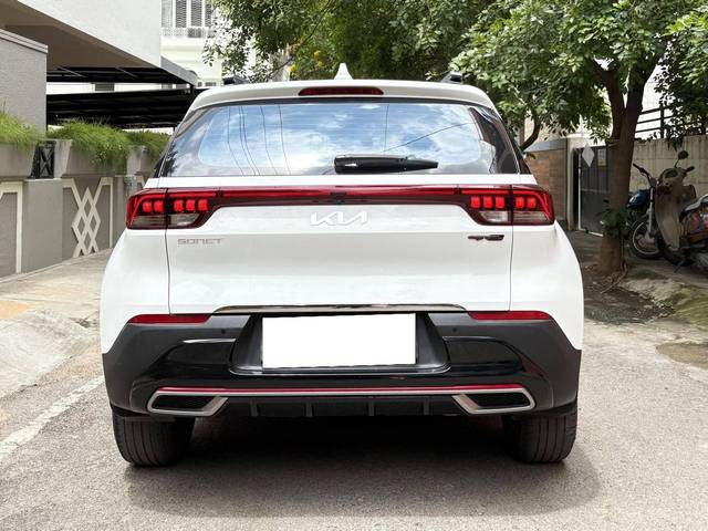 https://images10.gaadi.com/usedcar_image/4641952/original/processed_f1c1aecc555854e7c60720cb2a5dd0eb.jpg?imwidth=6401