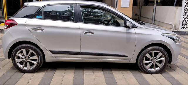 https://images10.gaadi.com/usedcar_image/4641954/original/680692827e9a279f138b7e9261b1d67a.png?imwidth=6401