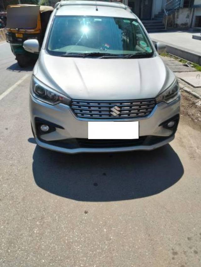 https://images10.gaadi.com/usedcar_image/4641963/original/processed_e306cb45-6622-41fa-9cac-d44df5dd2f93.jpeg?imwidth=6402