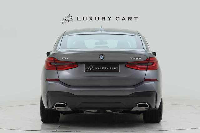 https://images10.gaadi.com/usedcar_image/4641964/original/processed_9c5fa007a053b191a1ad698b69498683.jpg?imwidth=6402