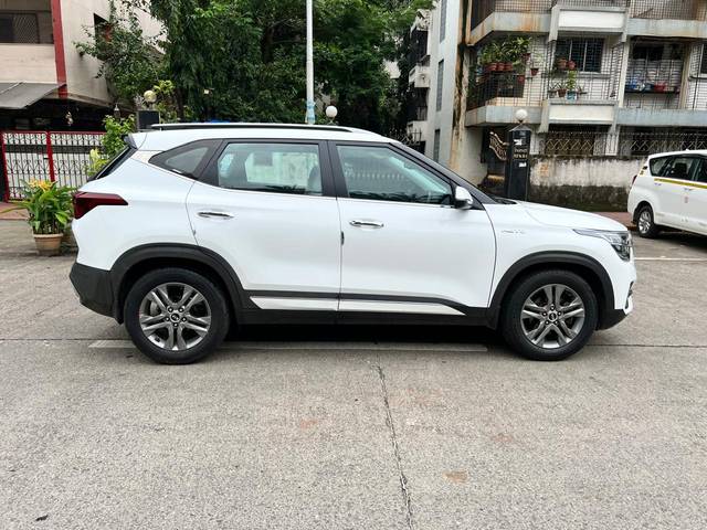 https://images10.gaadi.com/usedcar_image/4642009/original/processed_4d2bc4baa443d770843ed4019c9ca2f8.jpg?imwidth=6401