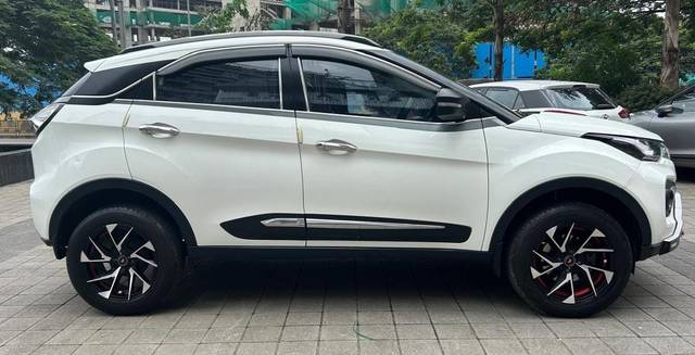 https://images10.gaadi.com/usedcar_image/4642019/original/927a44de160d40f3400f2b17a6e20f45.jpg?imwidth=6401