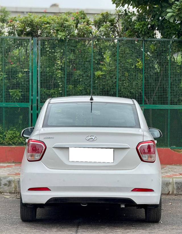 https://images10.gaadi.com/usedcar_image/4642091/original/processed_66df55dff8a0d2b531aaf999e0141dbf.jpg?imwidth=6402