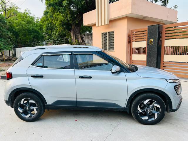 https://images10.gaadi.com/usedcar_image/4642097/original/dcd044e05f76d0104339da8ade58a2ad.jpg?imwidth=6401