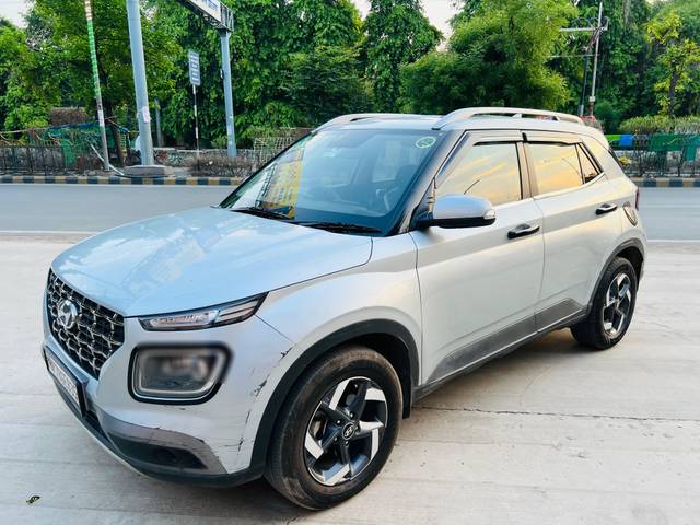 https://images10.gaadi.com/usedcar_image/4642097/original/processed_b1c75b3d0abc5cc130e4c80aac76b173.jpg?imwidth=6400