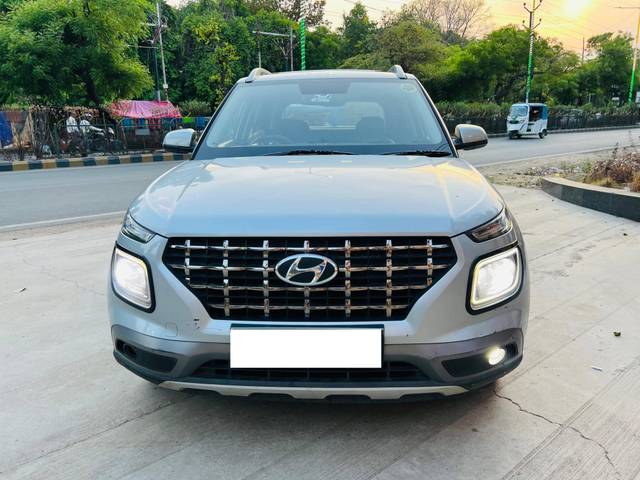 https://images10.gaadi.com/usedcar_image/4642097/original/processed_fd9d0a90e5c98af1b063ba5ba66fff62.jpg?imwidth=6402