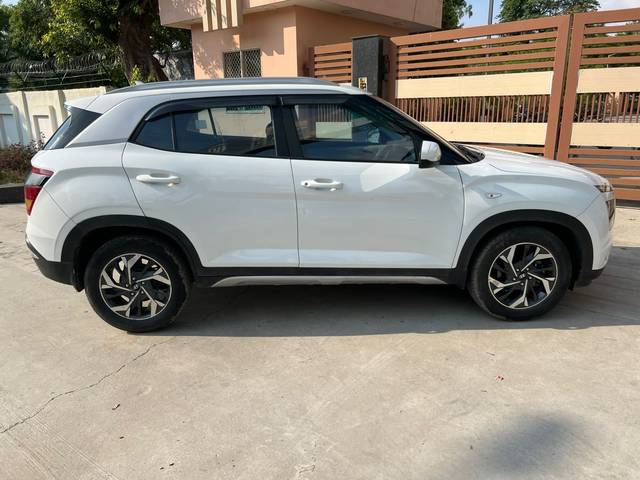 https://images10.gaadi.com/usedcar_image/4642106/original/381271a2617c3848aefecd4208055f47.jpg?imwidth=6401