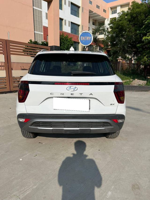 https://images10.gaadi.com/usedcar_image/4642106/original/processed_eeb84be3b2d34b0800a626b0b4d44afe.jpg?imwidth=6402