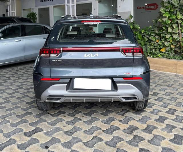 https://images10.gaadi.com/usedcar_image/4642111/original/processed_79a6e153ba88992c117e3b69932b7a29.jpg?imwidth=6402