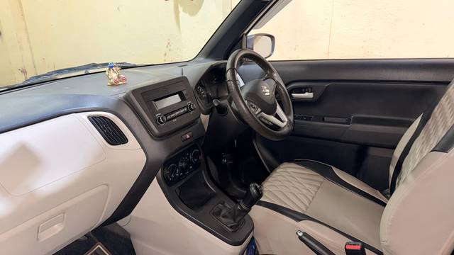 https://images10.gaadi.com/usedcar_image/4642118/original/2aac3a9849c087f6b493101127efceb9.jpg?imwidth=6402