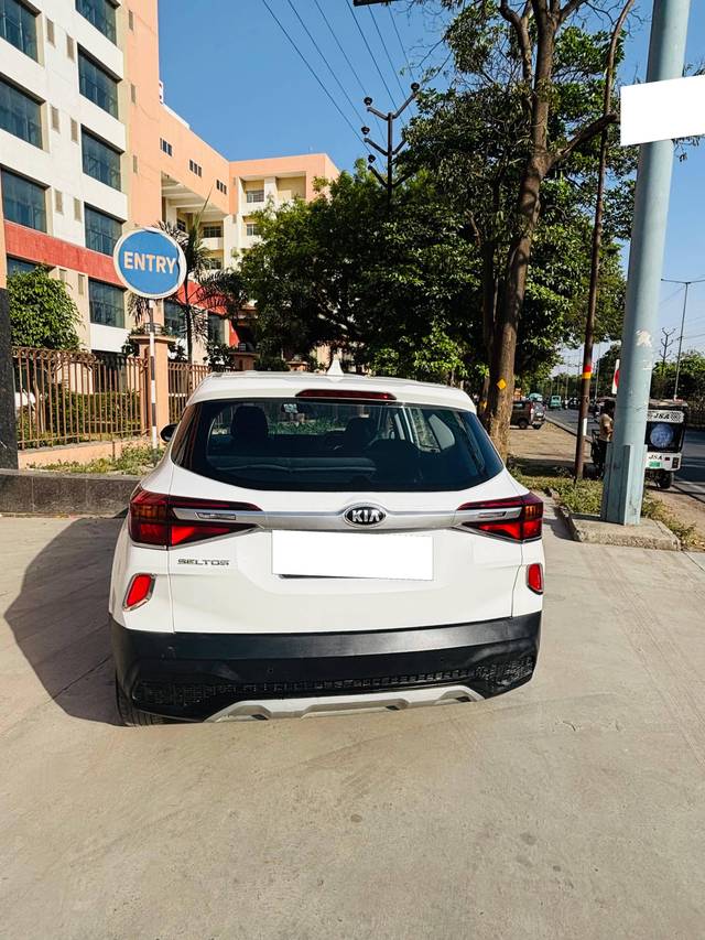 https://images10.gaadi.com/usedcar_image/4642122/original/processed_f96315e0642ac54433f3979506574031.jpg?imwidth=6401