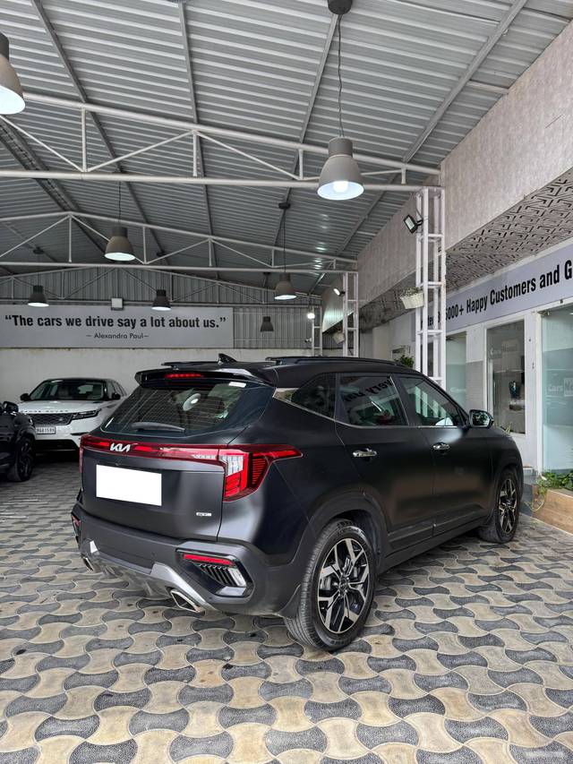 https://images10.gaadi.com/usedcar_image/4642124/original/processed_aacf3d7ea235e03b0a26d23076e9fafb.jpg?imwidth=6401