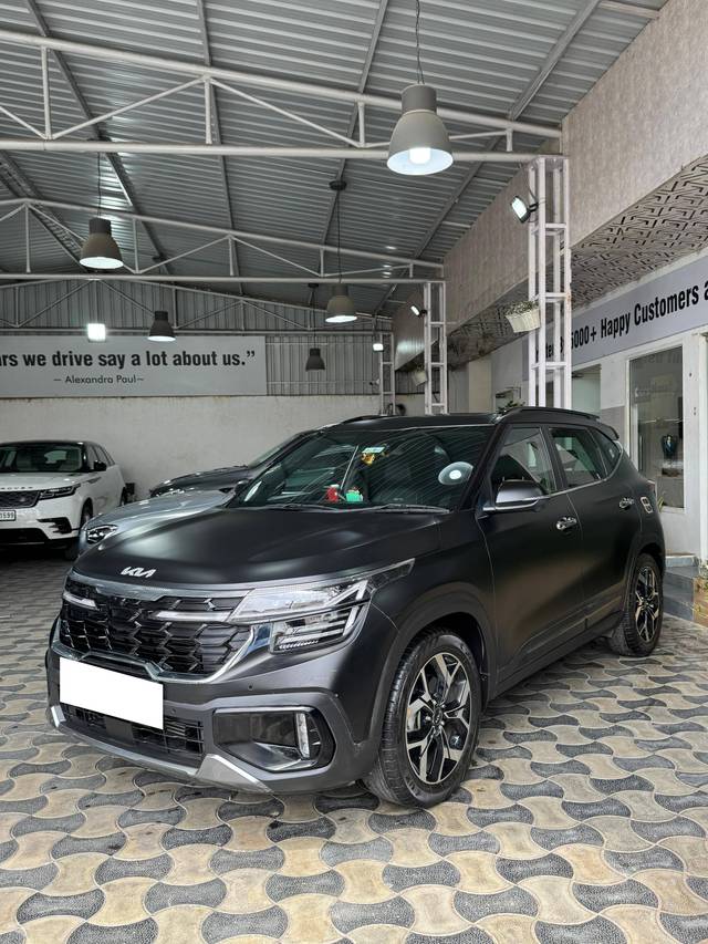 https://images10.gaadi.com/usedcar_image/4642124/original/processed_ba6ffbed3ddd81c22246be67506022fb.jpg?imwidth=6400