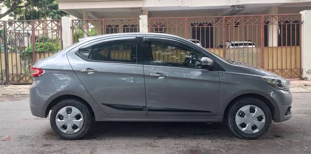 https://images10.gaadi.com/usedcar_image/4642235/original/1df605c3890f8ebc77637d2a2112ce77.jpg?imwidth=6401