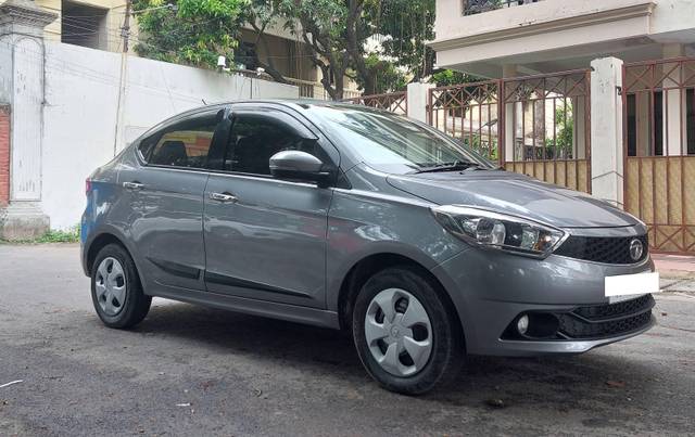 https://images10.gaadi.com/usedcar_image/4642235/original/processed_b6029e0b1e63dd4d875efaa0f3cc2f95.jpg?imwidth=6400