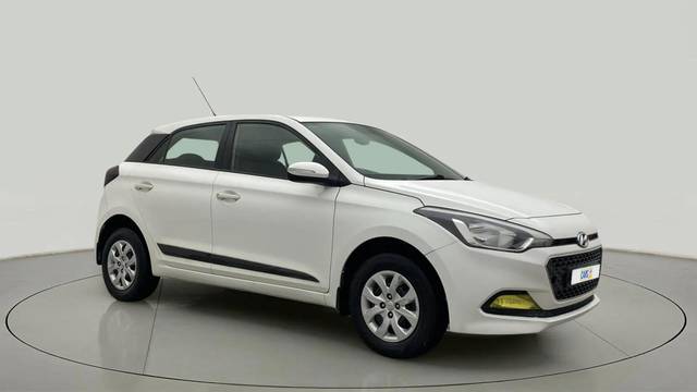 https://images10.gaadi.com/usedcar_image/4642245/original/aa2d227a0eb7be97a66a773a49c8ddf4.jpg?imwidth=6400