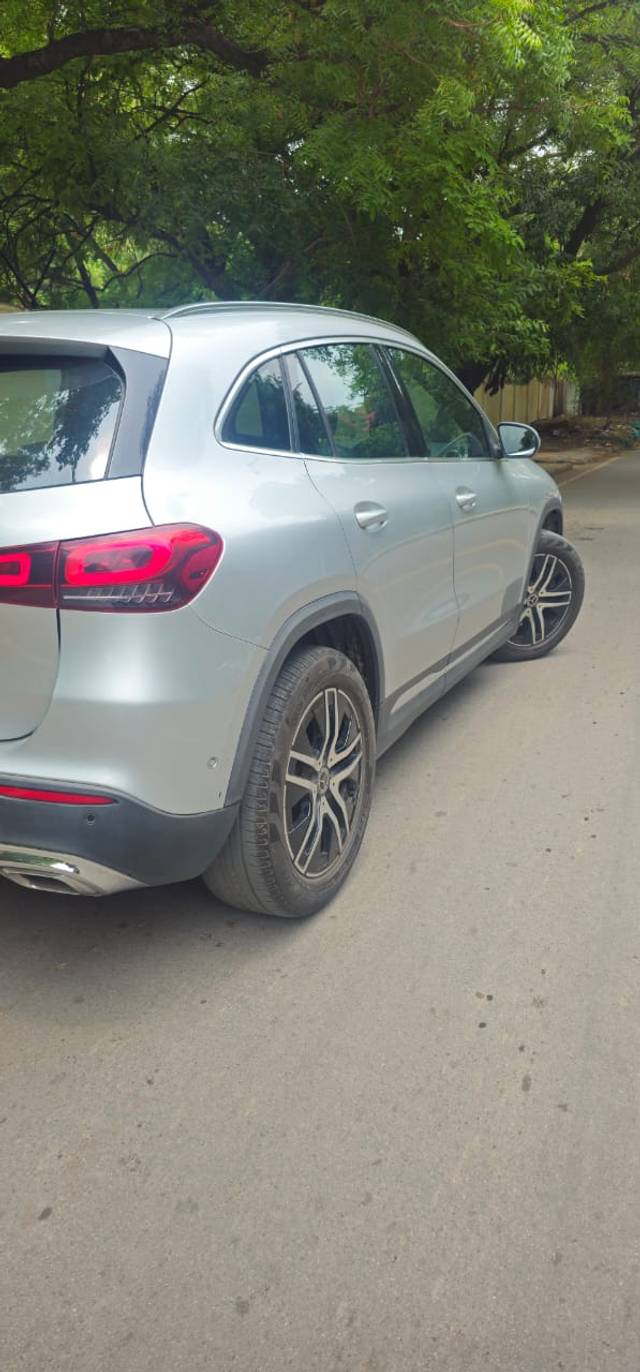 https://images10.gaadi.com/usedcar_image/4642249/original/067d64fadc4b787fcfe7fe3b1069550d.jpg?imwidth=6401