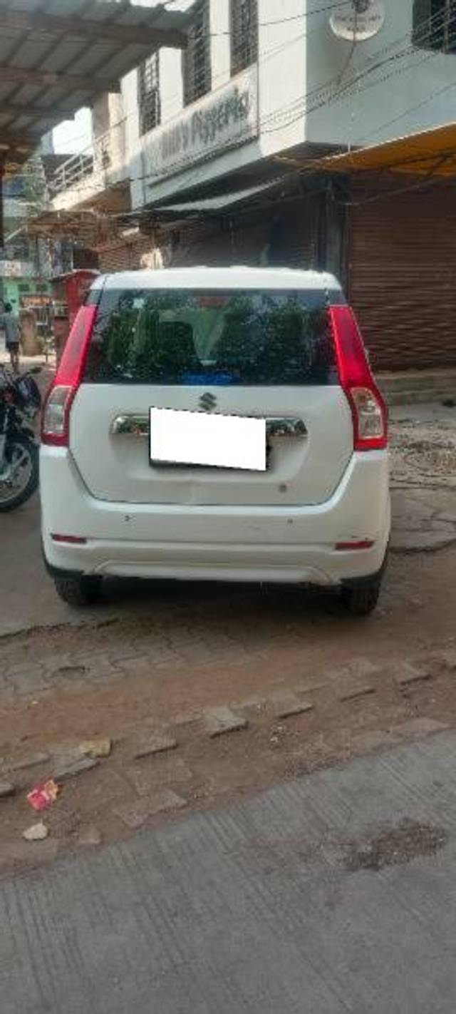https://images10.gaadi.com/usedcar_image/4642263/original/processed_c0be4dad-35f2-425d-93e5-186ebecd04dd.jpg?imwidth=6401