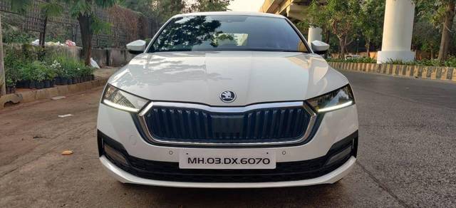 https://images10.gaadi.com/usedcar_image/4642267/original/processed_3bd8d3d6b09283efede0a8836d74e7ec.jpg?imwidth=6402