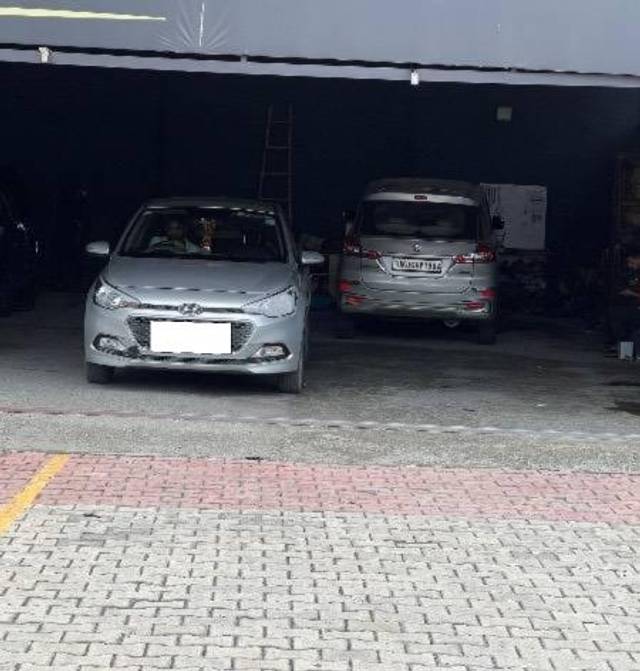 https://images10.gaadi.com/usedcar_image/4642271/original/processed_38f7b5a5-18b1-45b0-a9a2-6d731c9d2db6.jpeg?imwidth=6401
