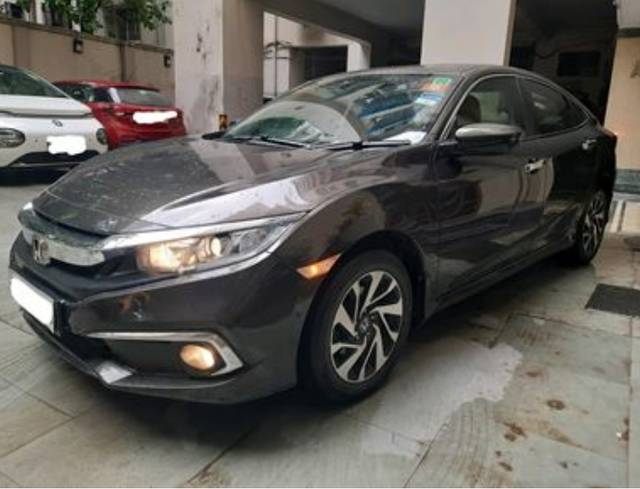https://images10.gaadi.com/usedcar_image/4642272/original/d7896b2d7b512d9fe982a9dda08df8d5.jpg?imwidth=6400