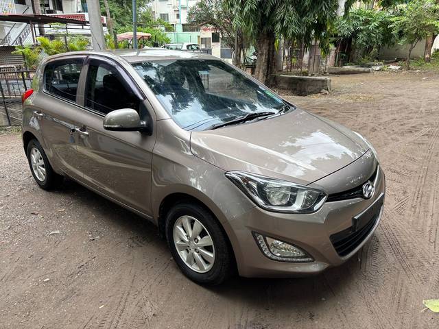 https://images10.gaadi.com/usedcar_image/4642290/original/a019e6cb1e5a71b18083461f5ba80142.jpg?imwidth=6400