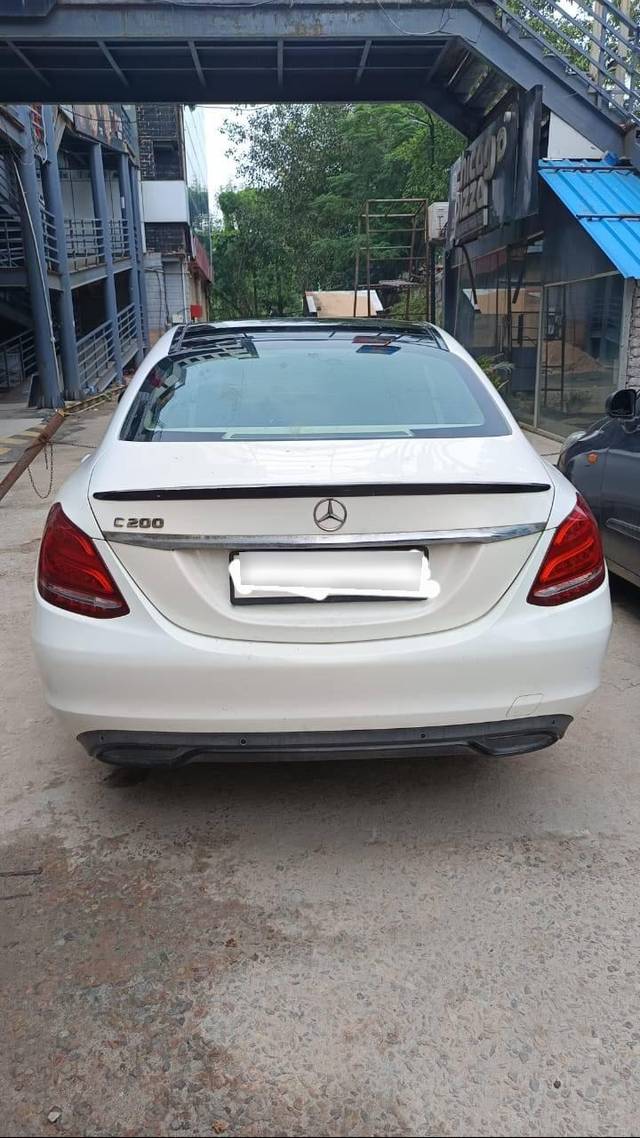 https://images10.gaadi.com/usedcar_image/4642315/original/processed_48f4d5f3de903183dd30b81e8f81b403.jpg?imwidth=6402