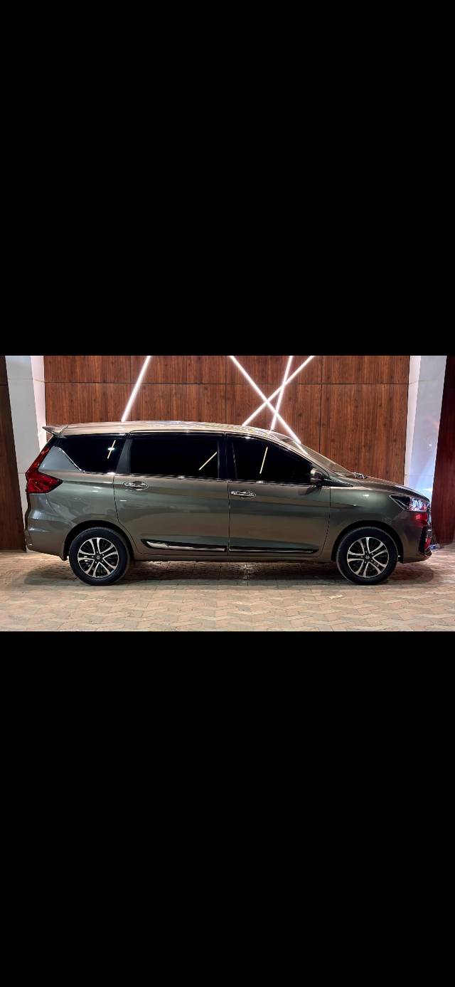 https://images10.gaadi.com/usedcar_image/4642326/original/40e387b5385dbfd3eb33546465a78d60.jpg?imwidth=6401