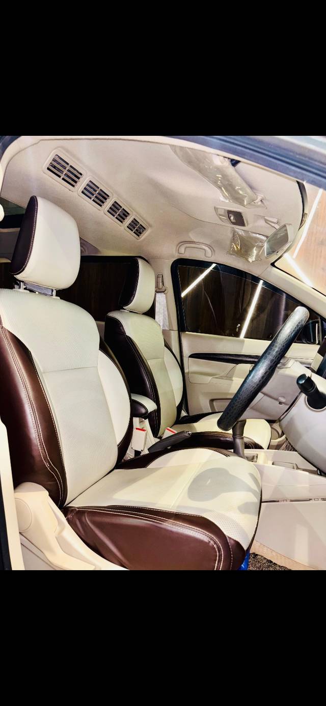 https://images10.gaadi.com/usedcar_image/4642326/original/543738e80ee5a971a8bbbaebd27410d0.jpg?imwidth=6402