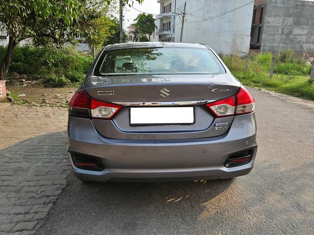 https://images10.gaadi.com/usedcar_image/4642329/original/processed_b610b711-1ce8-4509-942f-953979c7bc83.jpg?imwidth=6401