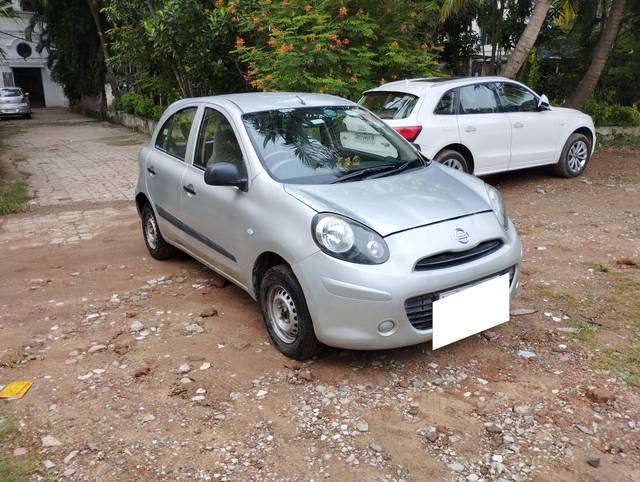 https://images10.gaadi.com/usedcar_image/4642375/original/processed_94cc8c1dd76326ede3bb33d413f39a9a.jpg?imwidth=6400