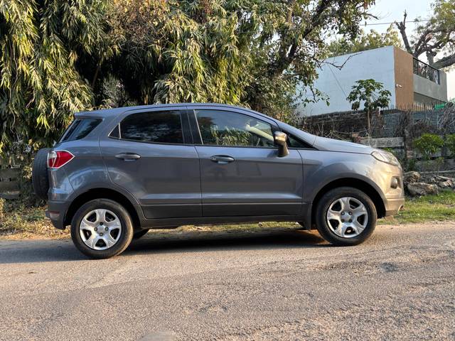 https://images10.gaadi.com/usedcar_image/4642390/original/500dc6811767fbb91d2d3f89aee019f5.jpg?imwidth=6401