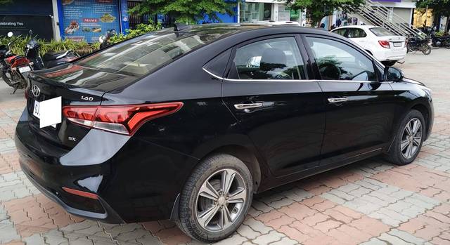 https://images10.gaadi.com/usedcar_image/4642403/original/processed_e0290c7508885c7758b736363f0386f0.jpg?imwidth=6402